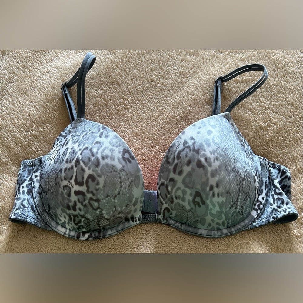 PINK Victoria’s Secret Heartbreaker Plunge Push-up Bra 36B Animal Print